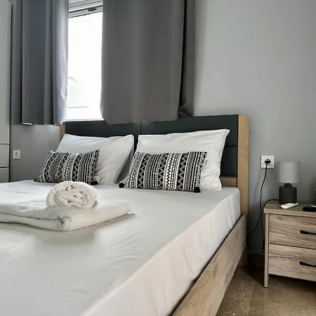 Daire Bright & Modern In Town, Near The - No 9 İstanköy