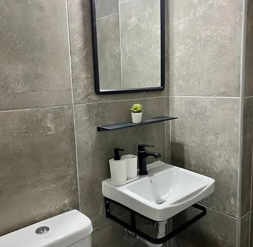 Bright & Modern In Town, Near The - No 9 Daire İstanköy