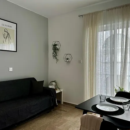 Modern In Town, Near The - El Greco No 9