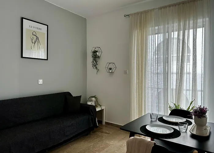 Bright & Modern In Town, Near The - No 9