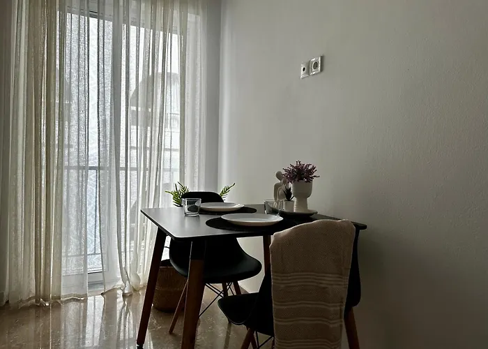 아파트 Bright & Modern In Town, Near The - No 9 *