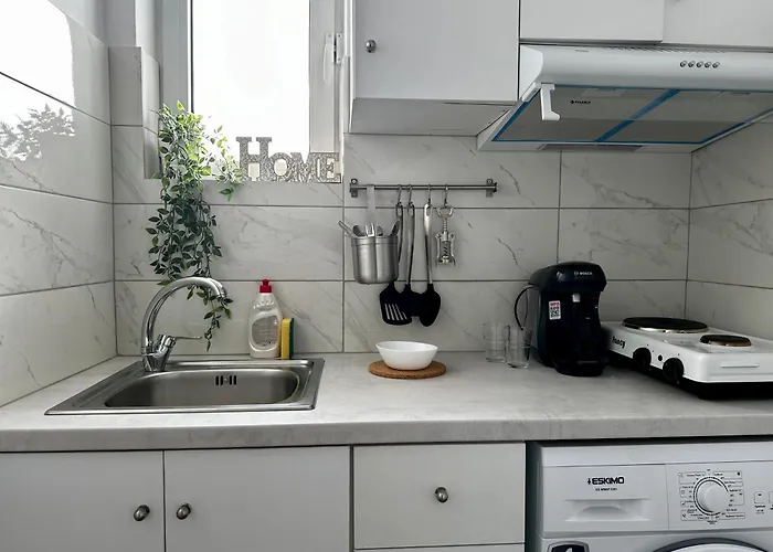 Bright & Modern In Town, Near The - No 9 Apartman *